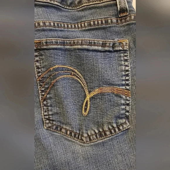 Lee, Size 10, Slender Secret Bootcut Jeans - Picture 4 of 10